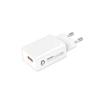 Hálózati USB töltő, fehér színű, USB 5V 2400mA