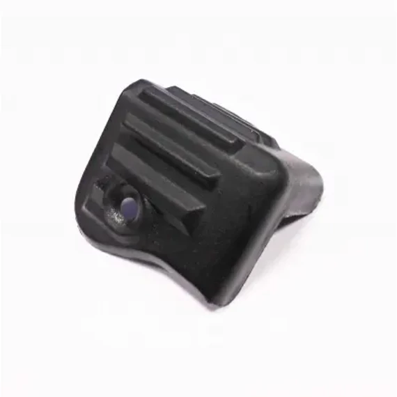 UCH0005-4 Műanyag hangfal sarok védő 30x30mm