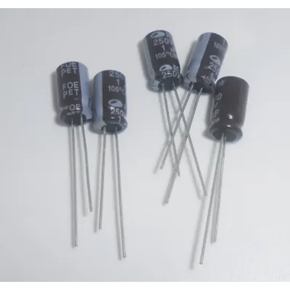 KON 1UF 250V 105°   6,3X11    RD2E105M6L011BB18P